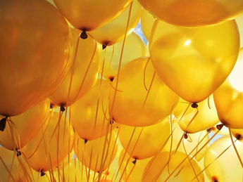 Helium cylinder explosion kills 20 year-old balloon seller in Mumbai