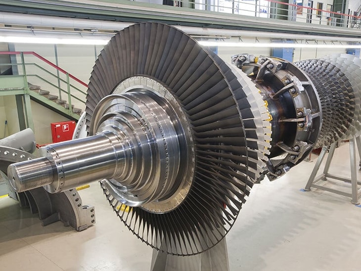 Siemens H-clas turbine en route to center
