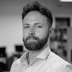 headshot-aug-2021_0000s_0009_anthony-bw