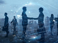 1032854_silhouettesofgroupofbusinessperson.globalbusinessnetworkconcept._1039493233_589160