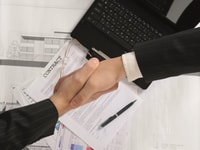 1032887_businessdeal13_653696