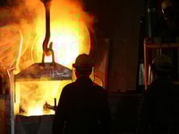 1022375 smelting metal liquid iron foundry