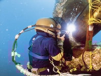Taking the Plunge – A Guide to Starting an Underwater Welding Career