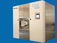 CO2 Based Cleaning of Porous Metal Substrates for Medical Devices