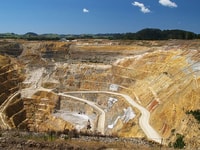 Gold mine mining