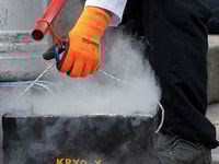 Liquid nitrogen cryogenic