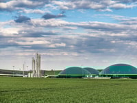 Biogas reactor with biomethane upgrade