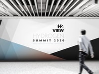 grey-signage_in_exhibition_hall_mockup