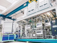 RGB 96_Hydrogen release plant at the company site in Erlangen Germany (c) Hydrogenious Technologies