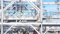 Liquefied natural gas refinery build