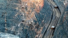 Gold mine mining