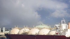 Liquefied natural gas ship terminal