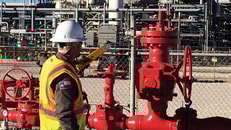oil rig worker photo courtesy air products