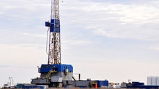 fuel-Onshore-Oil-rig