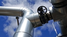 Oxygen in refining