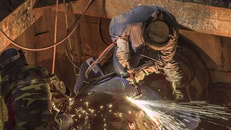 Pipe-welding-on-the-pipeline-construction-site
