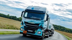 csm_LNG_Fahrzeuge_HOYER_Nippon_d4ebe50335