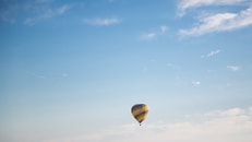 Hot air balloon oxygen helium
