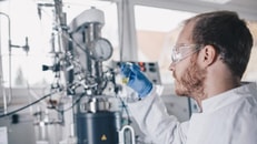 K1024_Untersuchung-des-Wasserstoffträgeröls-Dibenzyltoluol-c-Hydrogenious-Technologies-600x400