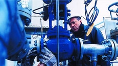 Linde engineers working