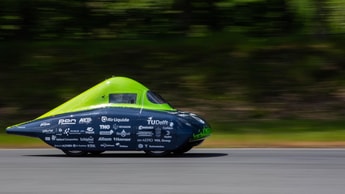 Eco-Runner attempts hydrogen powered distance record with AMS cylinders