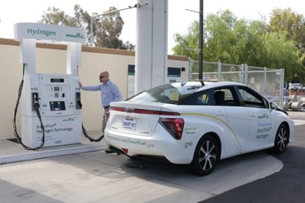 Air Products marks National Hydrogen and Fuel Cell Day at America On Wheels Museum