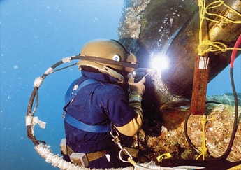 Taking the Plunge – A Guide to Starting an Underwater Welding Career