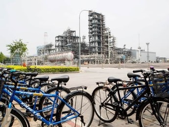 CO2 recovery and liquefaction plant starts commercial operations at refinery in Singapore