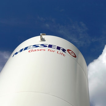 Messer supplies hydrogen cylinders to mobile tower site