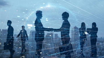 1032854_silhouettesofgroupofbusinessperson.globalbusinessnetworkconcept._1039493233_589160