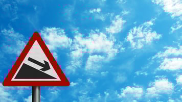 arrow downwards trend concept