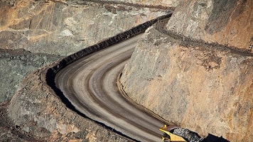 Gold mine mining
