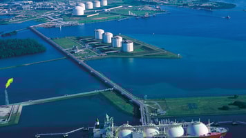 Lng tanker oil gas industry sea