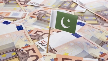 pakistan flag currency