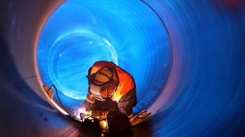Pipe-welding-on-the-pipeline-construction