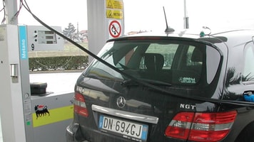 SF2 CNG car