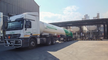 Air Products Bulk Tanker and new CO2 storage tanks