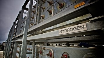 EMEC-hydrogen-storage-cylinders-Credit-Colin-Keldie-IMG_8815-640