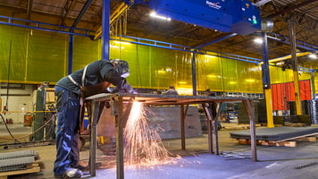 Manual-Welding-Ambient-Vista360_Welder-Spark_2017_04_09_Tru_Form025_RGB PP
