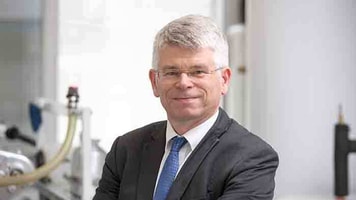 Nick-Owen-recognised-with-IMechE-environment-award