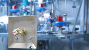 Oxygen safety under pressure