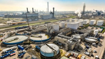 Photogtaphic Services Shell International Limited-Pernis Refinery, Rotterdam