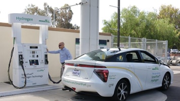 Side Rear White Mirai Fueling at Irvine 0916