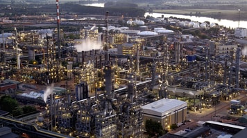 Steam cracker at BASF�s Ludwigshafen site