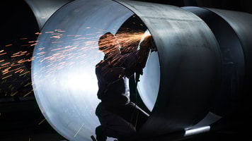 welding in the steel tube