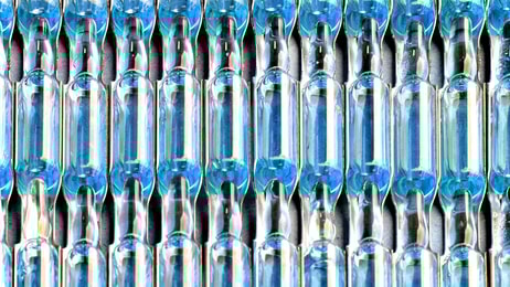 1037677_hires_ampulesinblue_929785