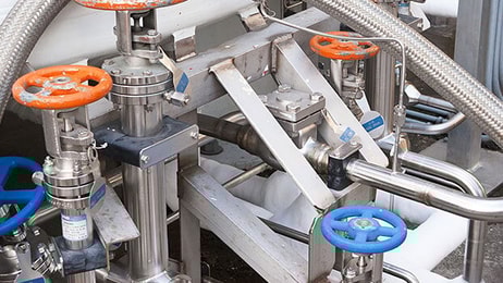 Cryogenic tank valves