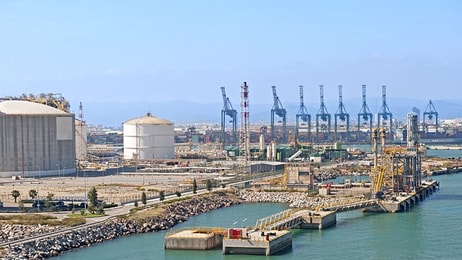 Liquefied natural gas terminal