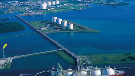 Lng tanker oil gas industry sea