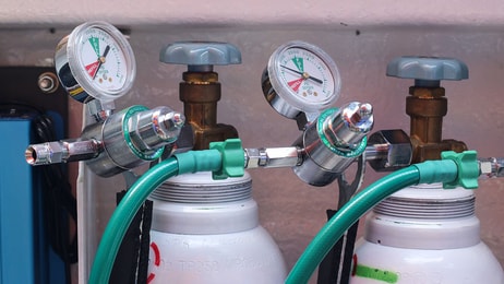 medical oxygen cylinders
